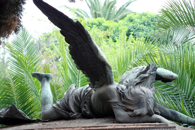 Lạnh người ở những nghĩa địa &aacute;m ảnh nhất thế giới